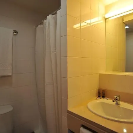 Basic By Axis Hotell Braga