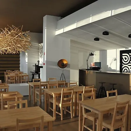 布拉加拜席斯基本酒店 酒店