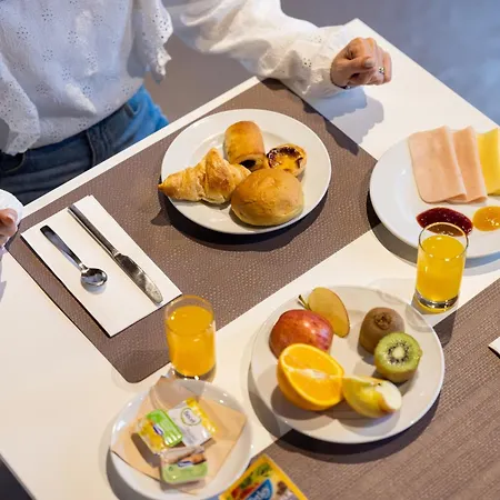 Hotel Basic By Axis 2*