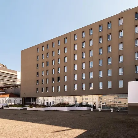 布拉加拜席斯基本酒店