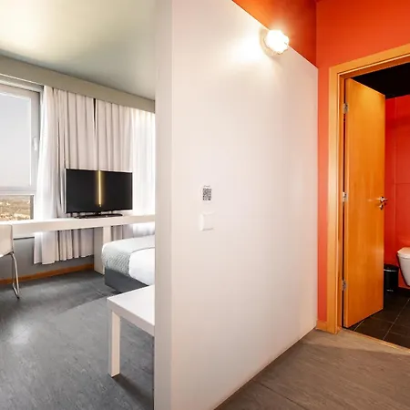 布拉加拜席斯基本酒店 布拉加