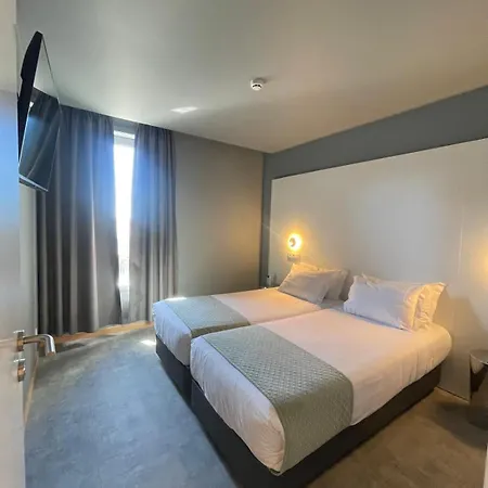 Basic By Axis Hotel