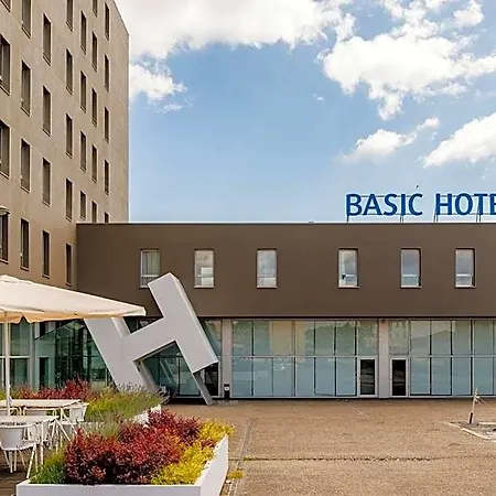 فندق Basic By Axis براغا