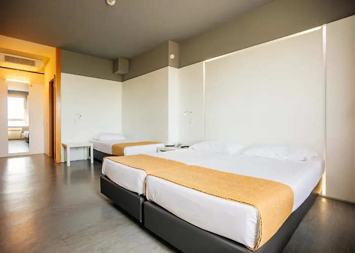 布拉加拜席斯基本酒店