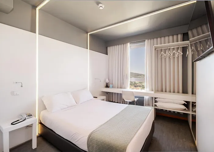 布拉加拜席斯基本酒店 布拉加