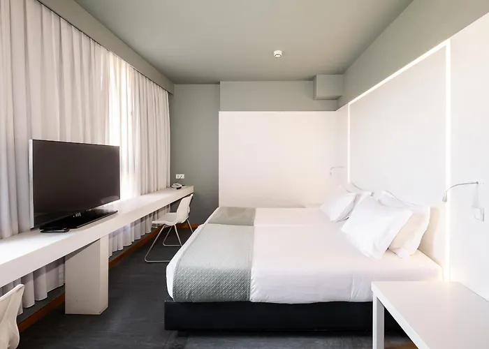 布拉加拜席斯基本酒店 2*