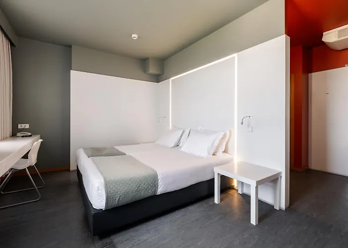 布拉加拜席斯基本酒店