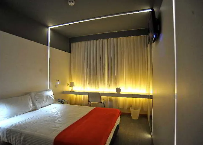 布拉加拜席斯基本酒店 2*