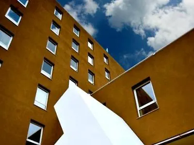 布拉加拜席斯基本酒店